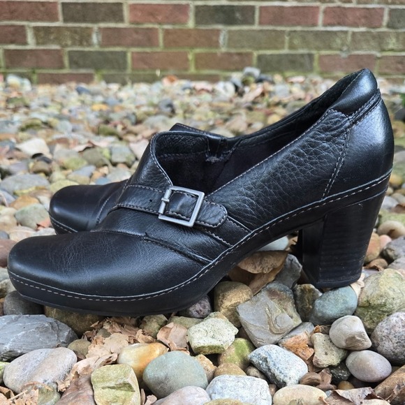 Clarks Artisan Black Leather Heeled Shoes Buckle Detail Comfortable Size 7.5M - Picture 1 of 7